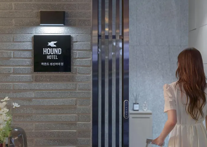 Hound Sungshin Women's Branch