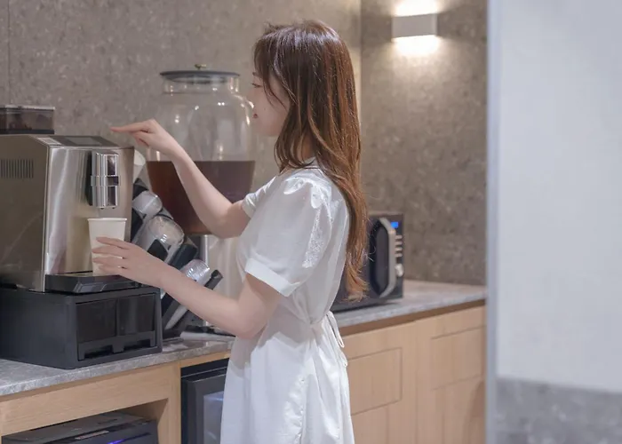 Hound Sungshin Women's Branch